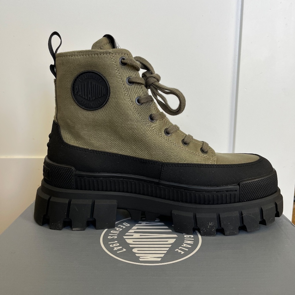 Brand New Palladium Revolt boot Hi in Olive Green 8.5